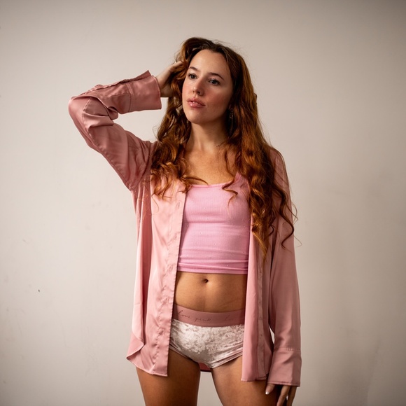 Meet your Posher, Katt - Picture 4 of 5